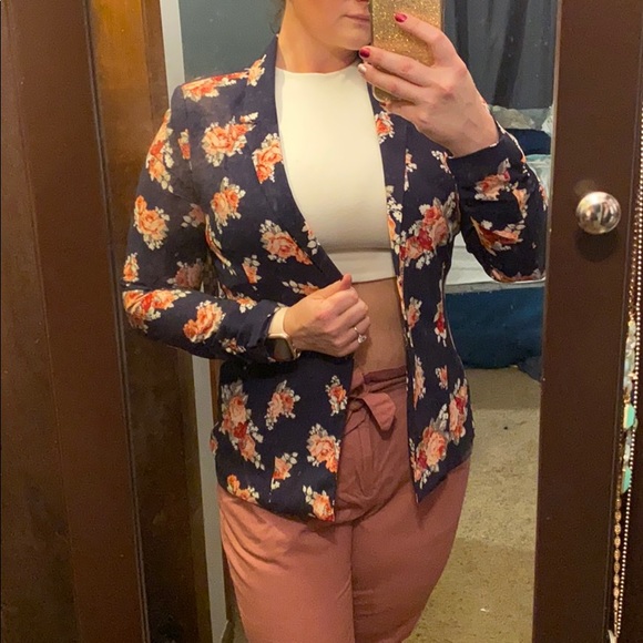 Floral blazer - Picture 3 of 9